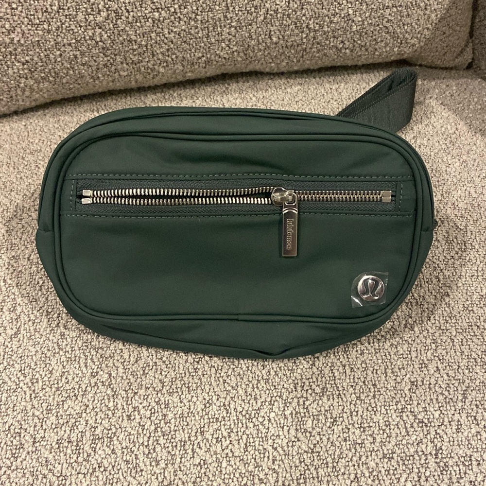 Brand new lulu belt bag